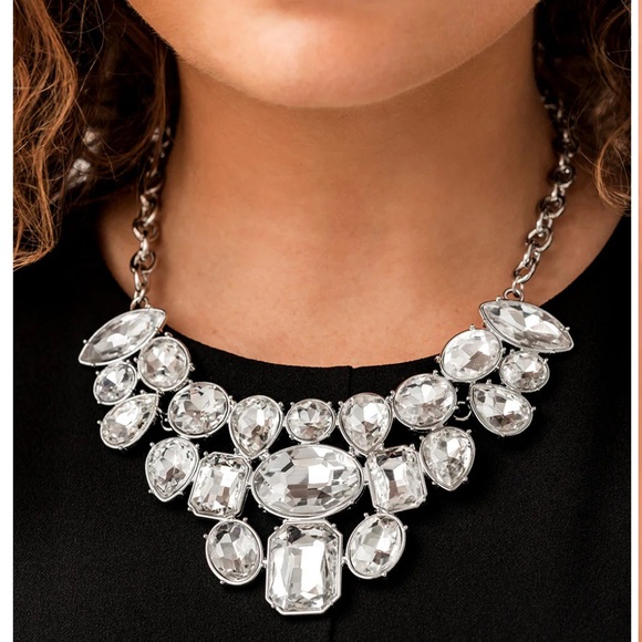 Paparazzi Jewelry - 💎⚪️💎 “THE TASHA” ZI NECKLACE WITH FREE EARRINGS ~ PAPARAZZI❗️💎⚪️💎